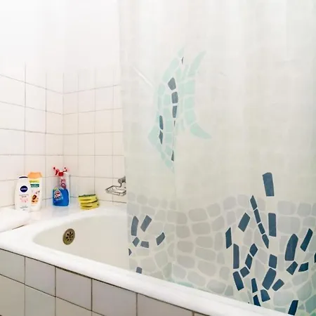 Апартаменты Curic - Twin With Shared Bathroom *